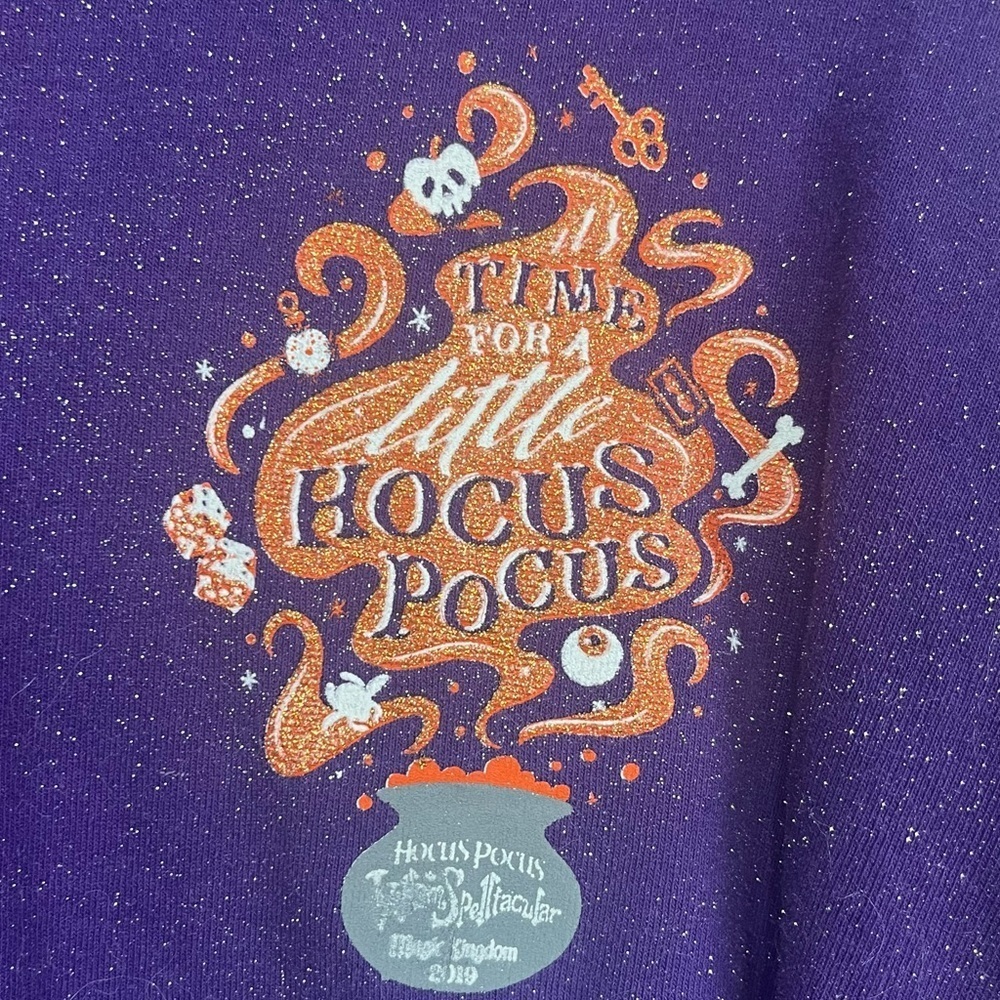 Disney Spirit Jersey Hocus Pocus Sz XS Purple Sparkly Oversized Villanspell - Picture 8 of 16